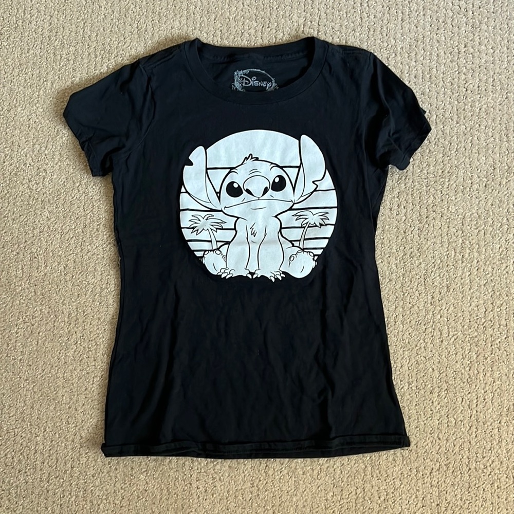 Juniors Stitch Tee 💙🌺